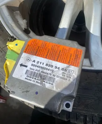 Mercedes-Benz E W211 Airbag control unit/module A2118209485 500409020410