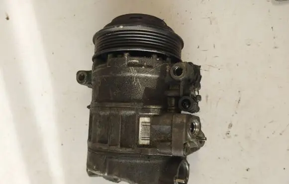 Mercedes-Benz C W203 Air conditioning (A/C) compressor (pump) A0002306811 A0002348503