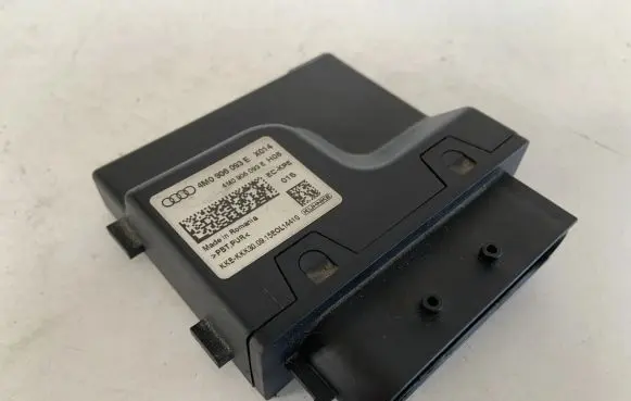 Audi Q7 4M Fuel injection pump control unit/module 4M0906093E
