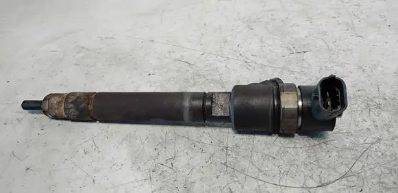 Volvo V70 Fuel injector 30777526 0445110298