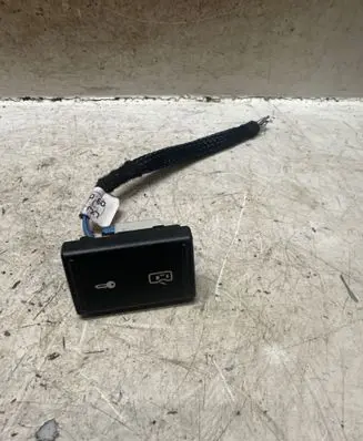 Skoda Octavia Mk2 (1Z) Central locking switch button 5J0962125 171703S