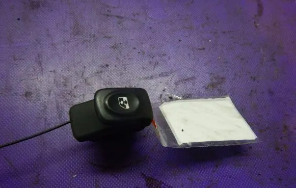 Renault Kangoo I Quarter vent window switch 090327N