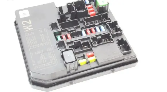 Nissan Leaf I (ZE0) Fuse box set 284B73NL1A