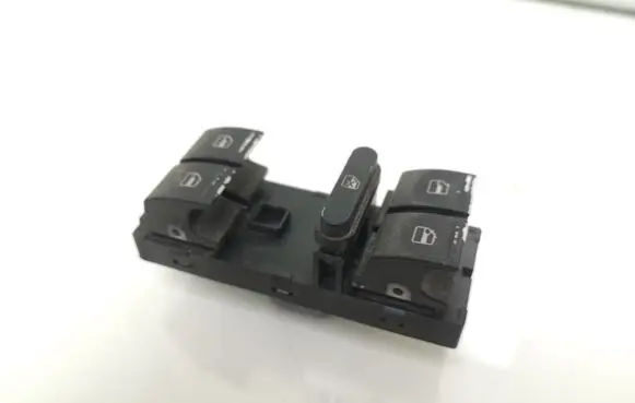 Volkswagen Golf V Electric window control switch 1K4959857