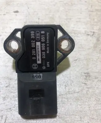 Skoda Superb B6 (3T) Air pressure sensor 038906051B 09110210741C 0281002399