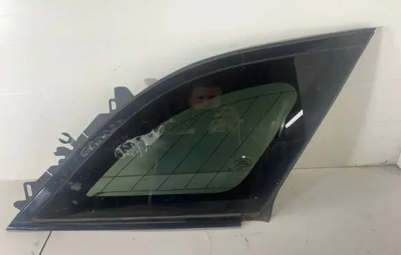 Land Rover Range Rover Velar Rear side window J8A229600BE