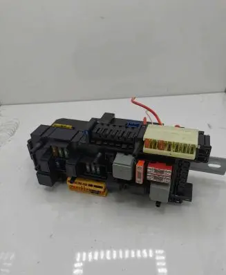 Mercedes-Benz GLK (X204) SAM control unit 2045457401 2045456332 5DK00922571
