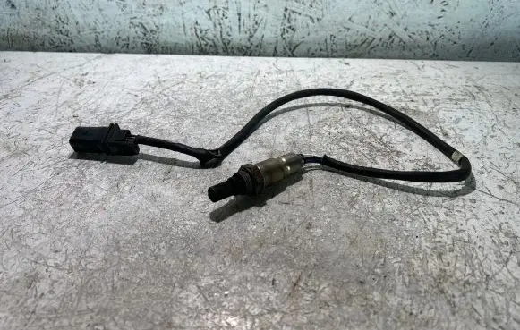 Volkswagen Touran II Lambda probe sensor 03L906262A