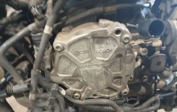 Seat Ibiza IV (6J,6P) Vacuum pump 03L145100G