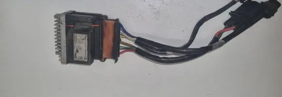Audi A4 S4 B8 8K Coolant fan relay 8K0959501 8K0910501D