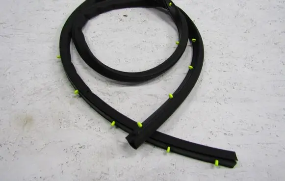 Mercedes-Benz C W205 Front door rubber seal A2057270387