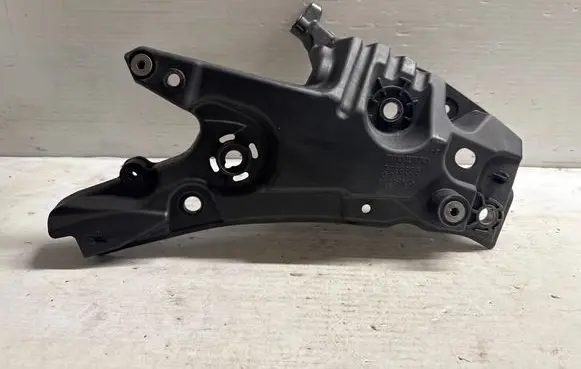 Volvo V60 Fender mounting bracket 32288931