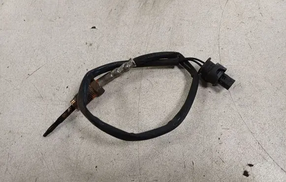 BMW 5 F10 F11 Exhaust gas temperature sensor 7805606