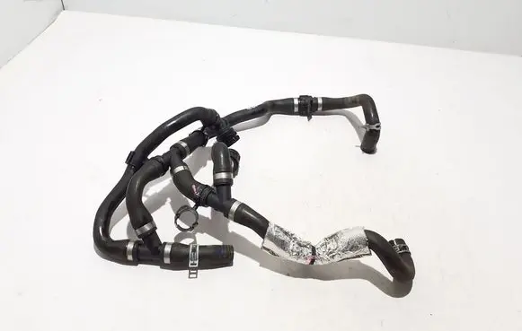 Volvo C40 Engine coolant pipe/hose 32339740