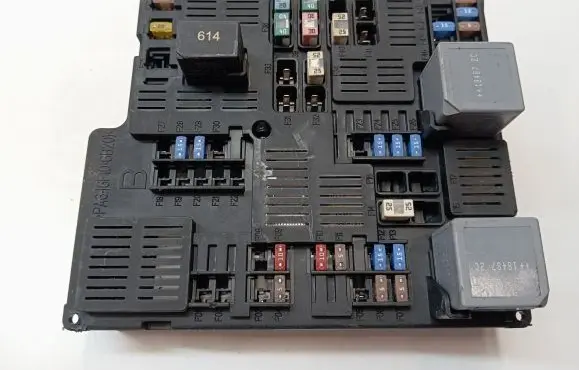 Volvo XC60 Fuse module 31676132