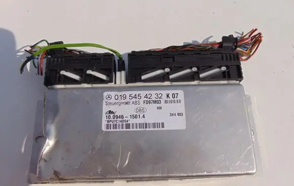 Mercedes-Benz C W202 ABS control unit/module 0195454232 10094615014