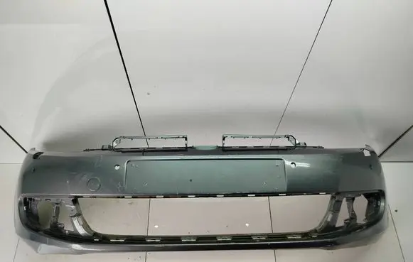 Volkswagen Golf Plus Front bumper 5M0807221N