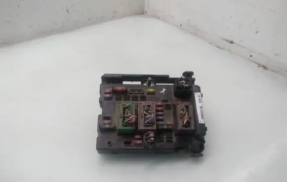 Peugeot 307 Fuse box set 9650664180
