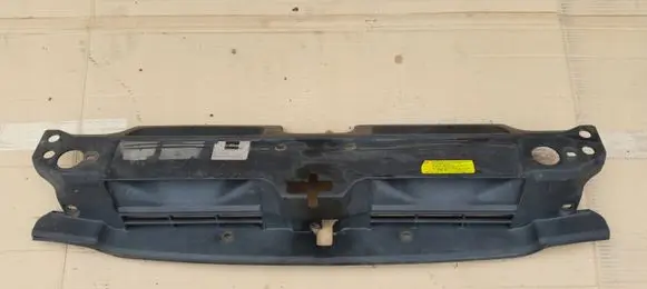 Hyundai Santa Fe Radiator trim 8641026910