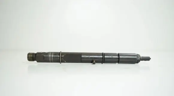 Audi A4 S4 B5 8D Fuel injector 059130201E