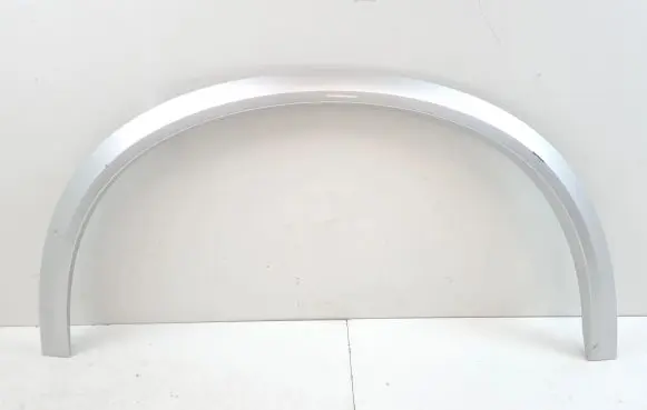 Rear fender molding trim