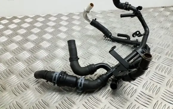 Audi A6 S6 C7 4G Engine coolant pipe/hose 04L122157BQ