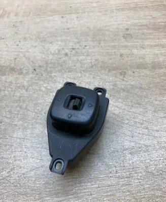 Wing mirror switch