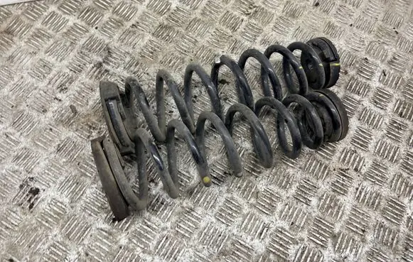 KIA Sportage Rear coil spring 55330R2CA0