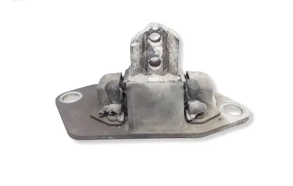 Volvo XC70 Engine mount bracket 
