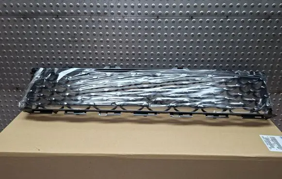 Fiat 500 Front bumper lower grill S26336941 735619520