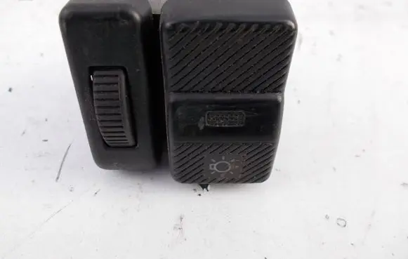 Volkswagen Polo II 86C 2F Light switch 6666222