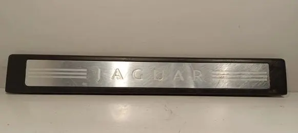 Jaguar XF X250 Front sill trim cover 8X2313200