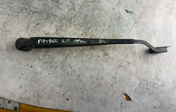 Nissan Patrol Y61 Front wiper blade arm
