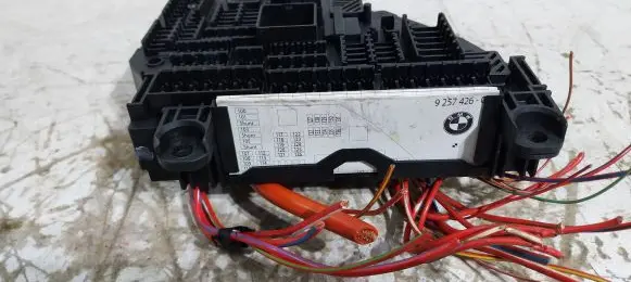 BMW 5 F10 F11 Fuse module 9252813