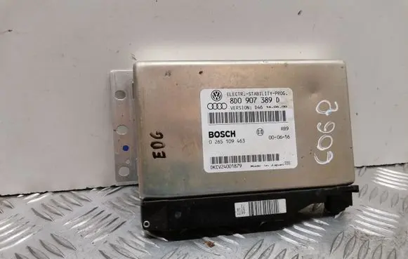 Audi A6 S6 C5 4B Engine control unit/module 8D0907389D