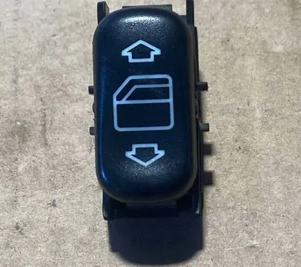 Mercedes-Benz E W210 Electric window control switch 2108208210