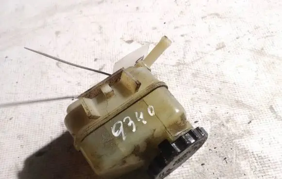 Toyota Avensis T220 Power steering fluid tank/reservoir