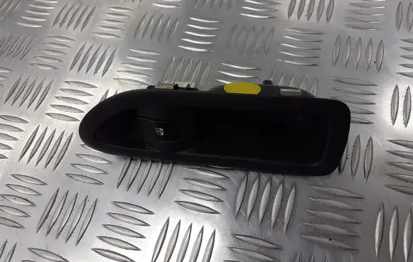 Renault Laguna II Quarter vent window switch 8200016013