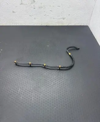 Volkswagen PASSAT B7 Fuel return line/hose