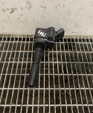 Volkswagen Jetta VII High voltage ignition coil 04E905110M 04E905110