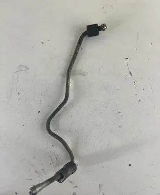 Nissan Patrol Y61 Fuel injector supply line/pipe 