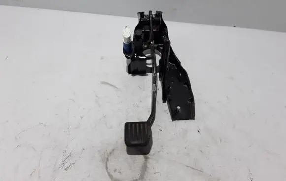 Volvo V70 Brake pedal 31317320