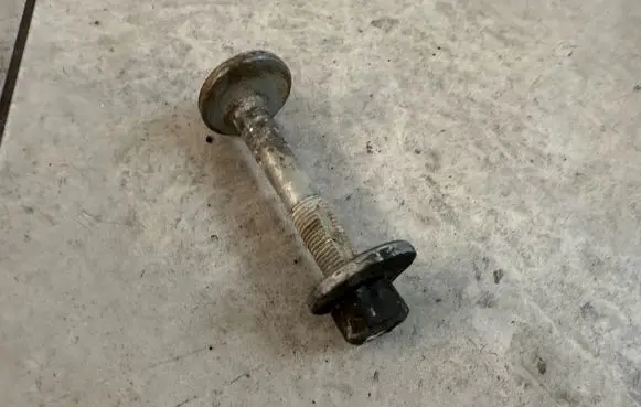 Volkswagen Amarok Front suspension camber bolt