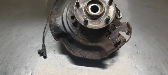 Toyota Auris E180 Front wheel hub