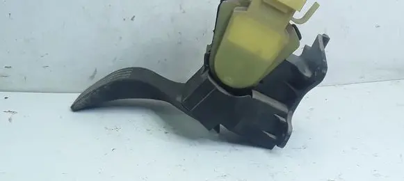 Ford Focus Accelerator throttle pedal 2M519F836AE