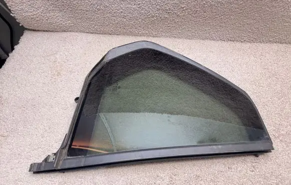 Volkswagen Golf VIII Rear side window 5H4845214