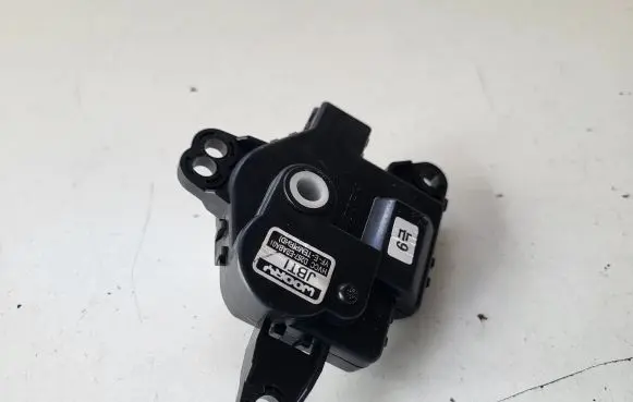 Hyundai Santa Fe A/C air flow flap actuator/motor D267EBBABA01