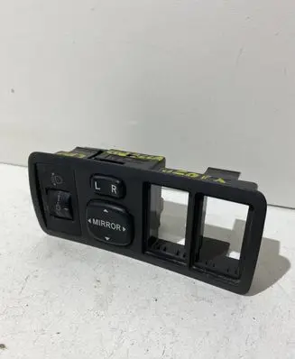 Toyota Corolla Verso E121 Wing mirror switch 183574