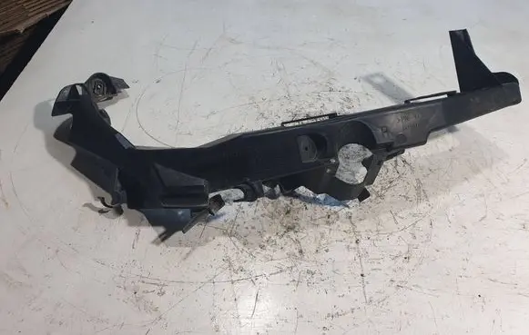 BMW 3 E90 E91 Headlight/headlamp mounting bracket 7138402 15857711