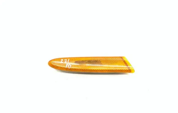 Jaguar XJ X350 Front fender indicator light 2W9315A424A